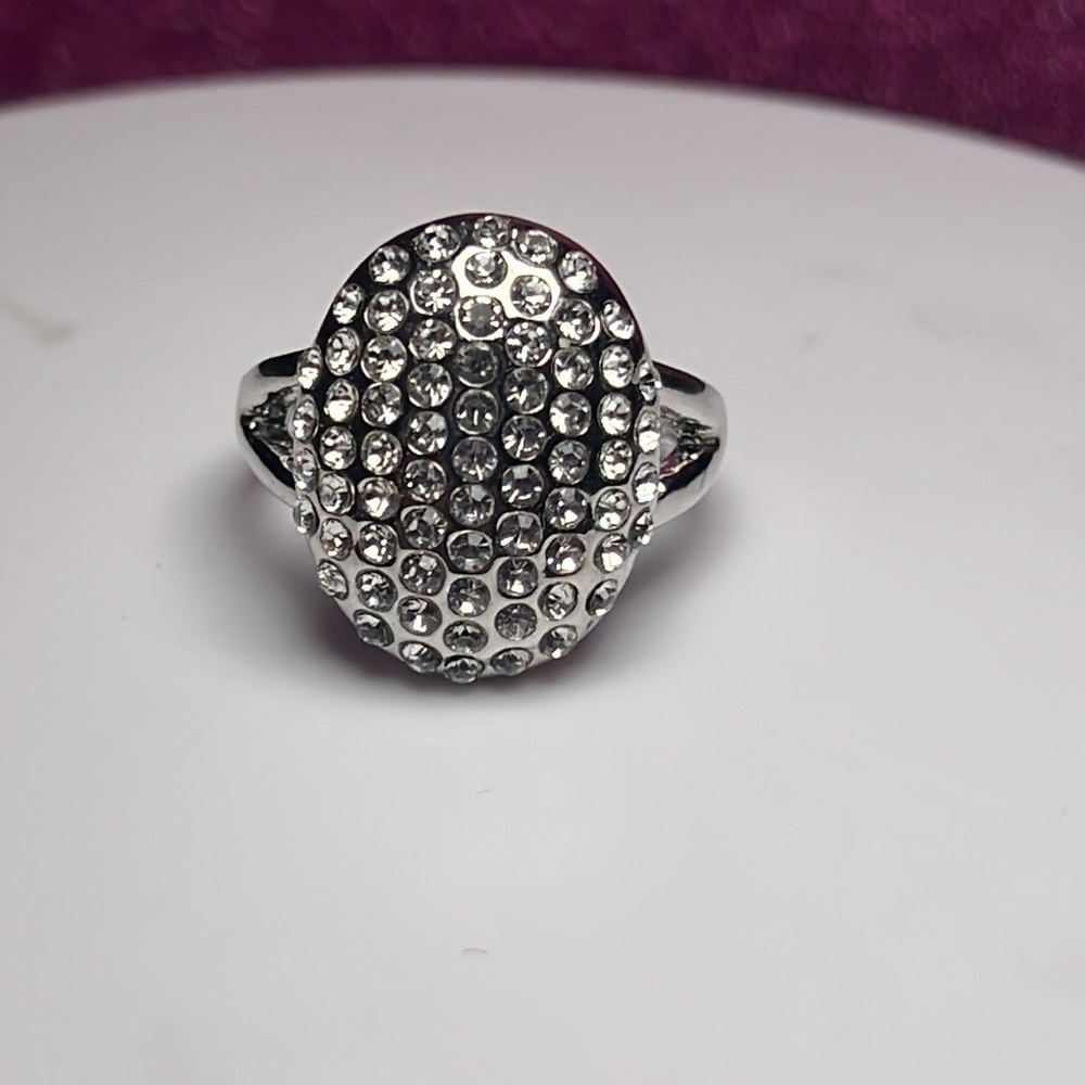 Twillight Bella Vibes Fashion Ring Silver Tone Man Made Stones
